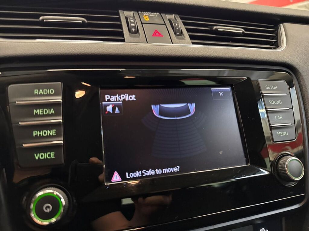 Skoda Octavia 2014 Valkoinen