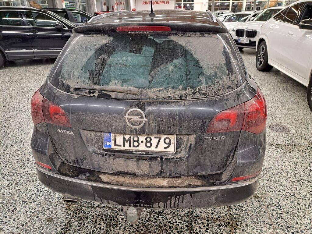 Opel Astra 2013 Musta