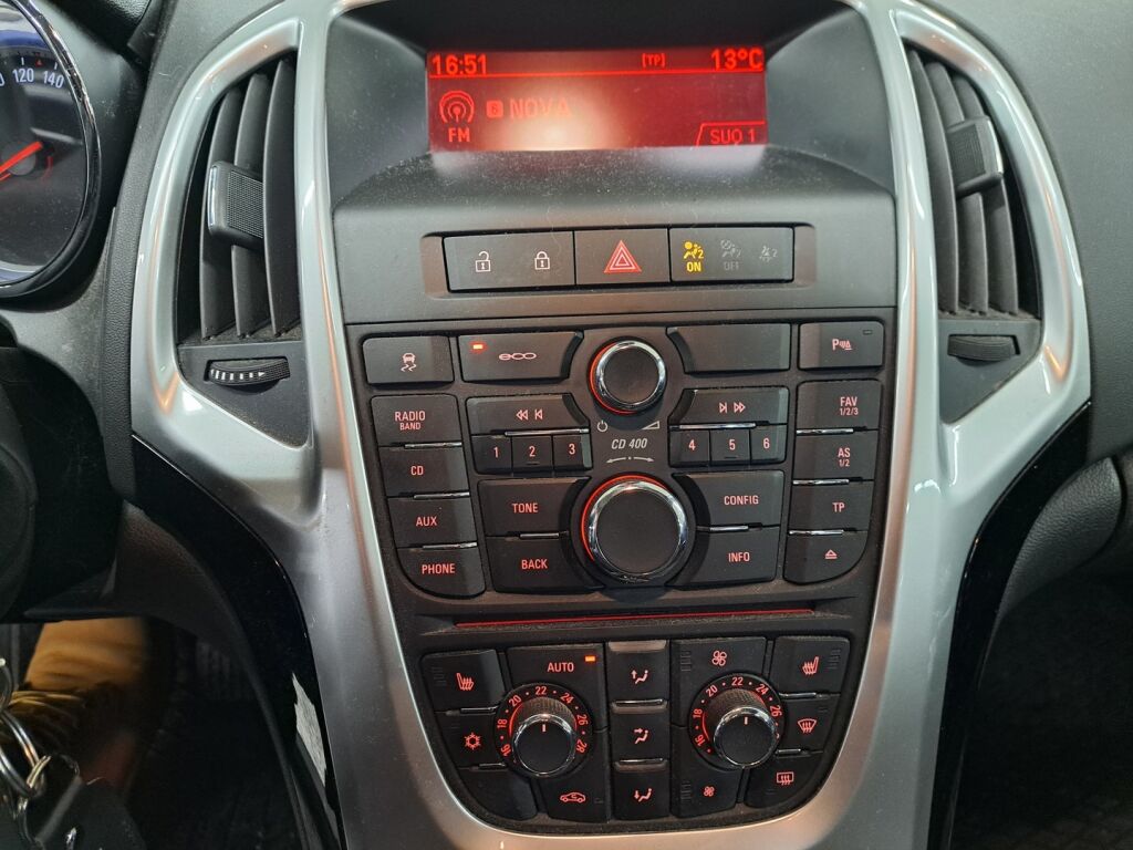 Opel Astra 2013 Musta