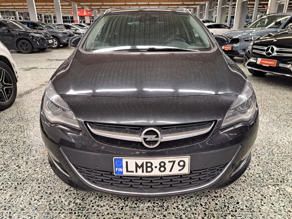 Opel Astra 2013 Musta