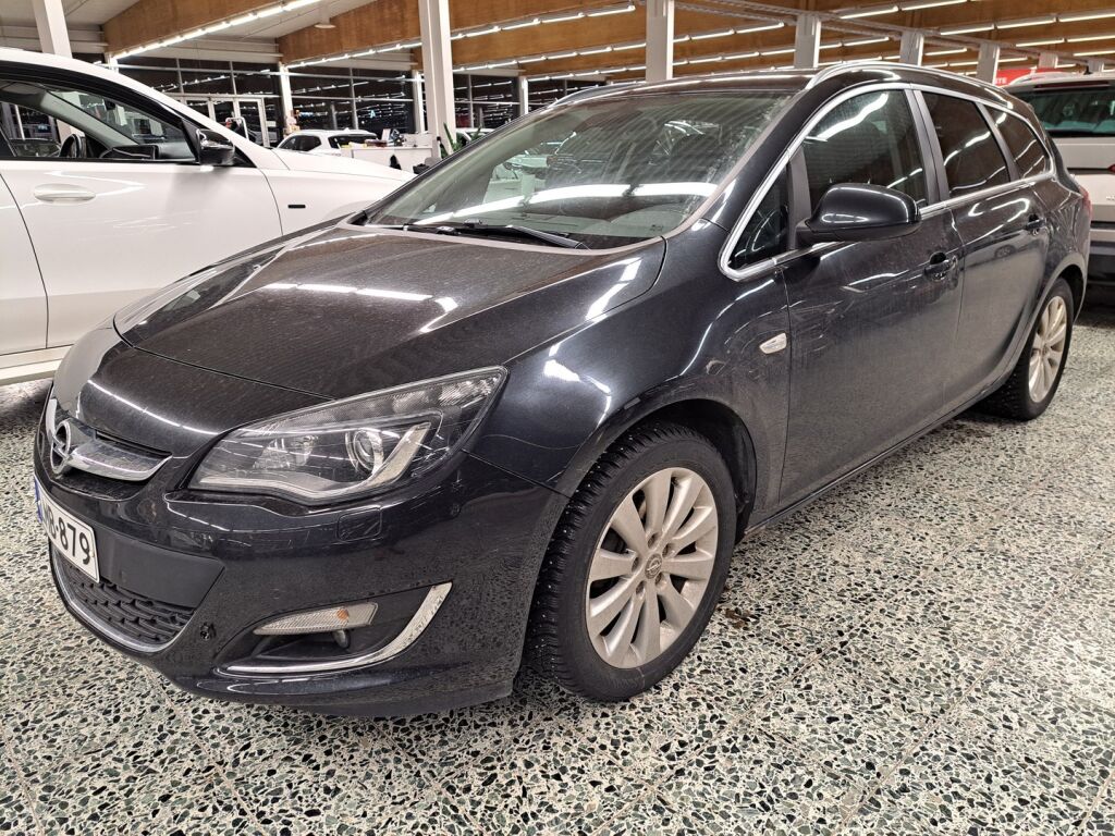 Opel Astra 2013 Musta