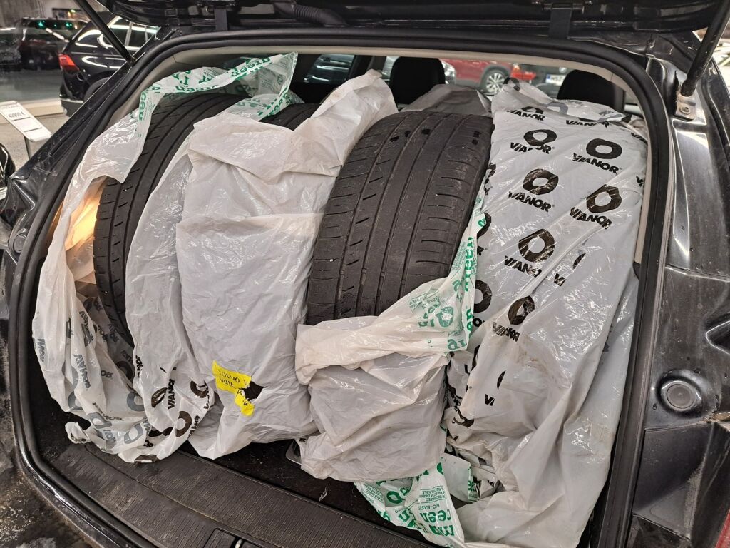 Opel Astra 2013 Musta