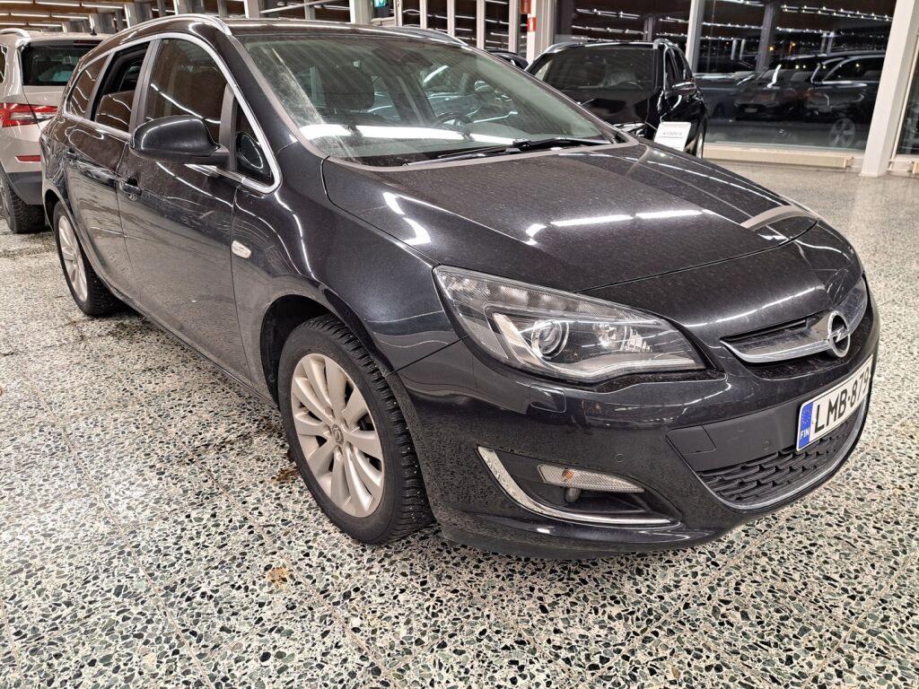 Opel Astra 2013 Musta