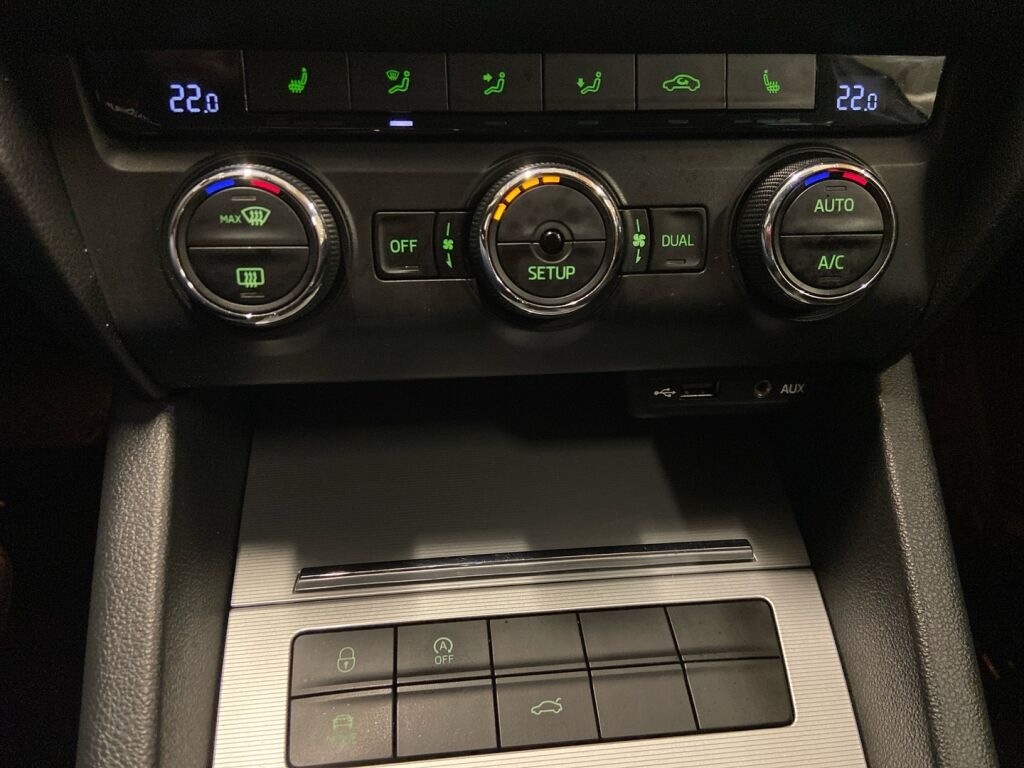 Skoda Octavia 2013 Valkoinen