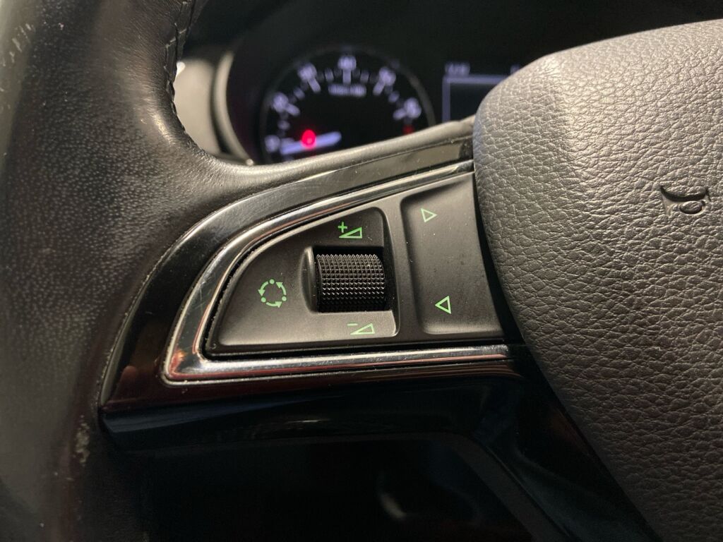 Skoda Octavia 2013 Valkoinen