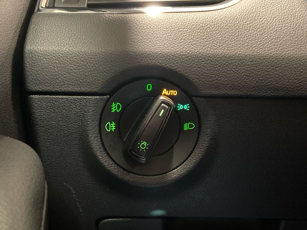 Skoda Octavia 2013 Valkoinen