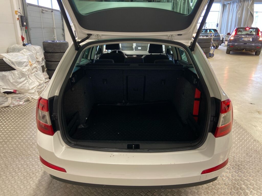 Skoda Octavia 2013 Valkoinen