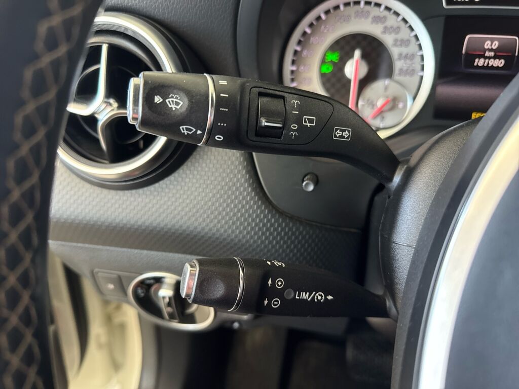 Mercedes-Benz A 2013 Valkoinen