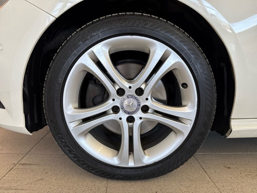 Mercedes-Benz A 2013 Valkoinen
