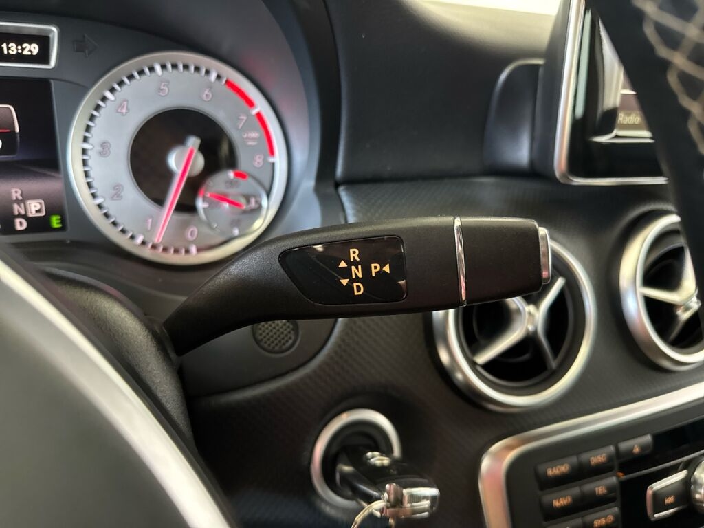 Mercedes-Benz A 2013 Valkoinen