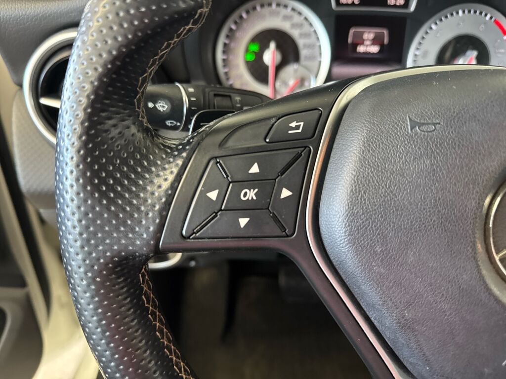 Mercedes-Benz A 2013 Valkoinen