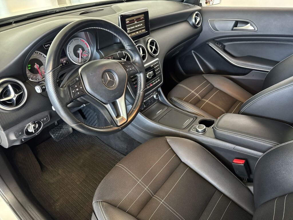 Mercedes-Benz A 2013 Valkoinen