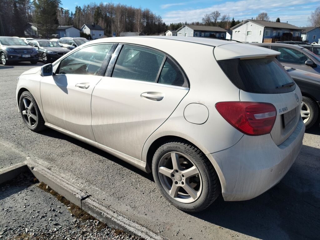 Mercedes-Benz A 2013 Valkoinen
