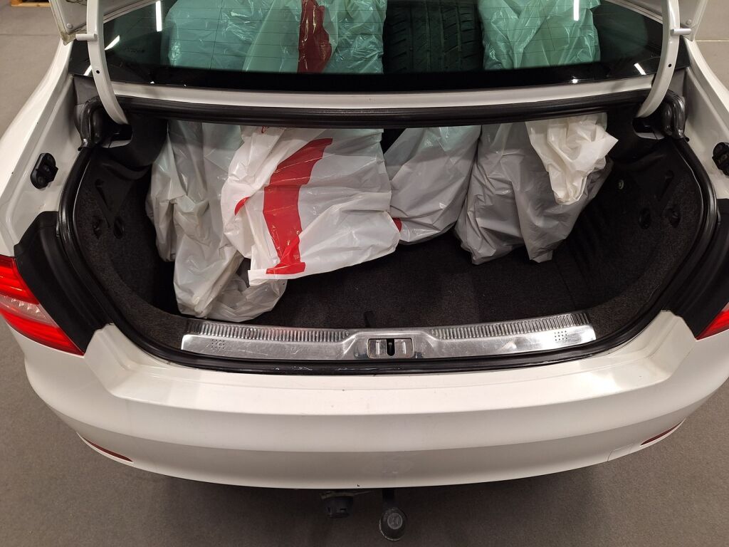 Skoda Superb 2014 Valkoinen