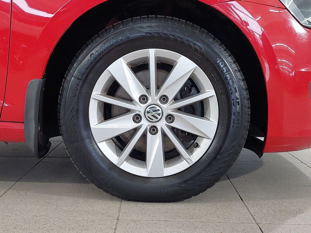 Volkswagen Golf 2013 Punainen