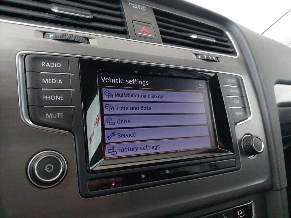 Volkswagen Golf 2013 Punainen