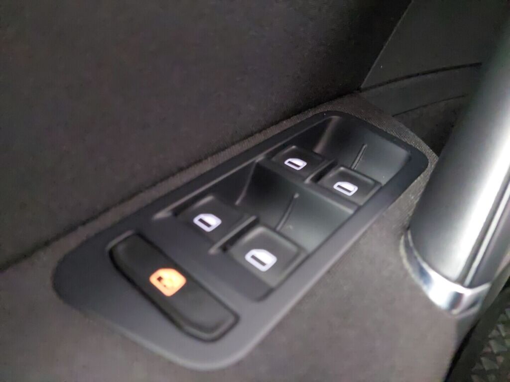 Volkswagen Golf 2013 Punainen