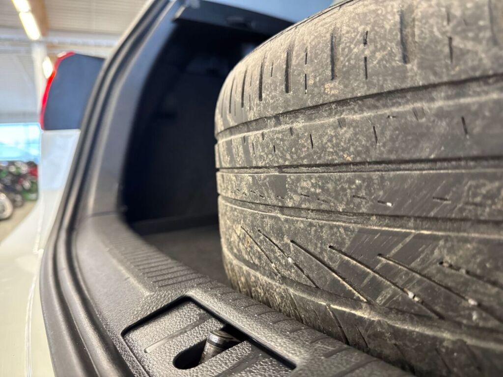 Volkswagen Golf 2013 Valkoinen