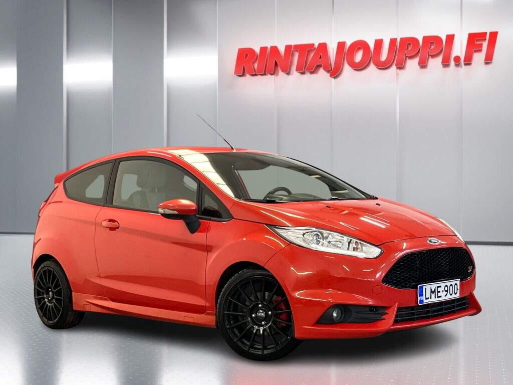 Ford Fiesta 2013 Punainen