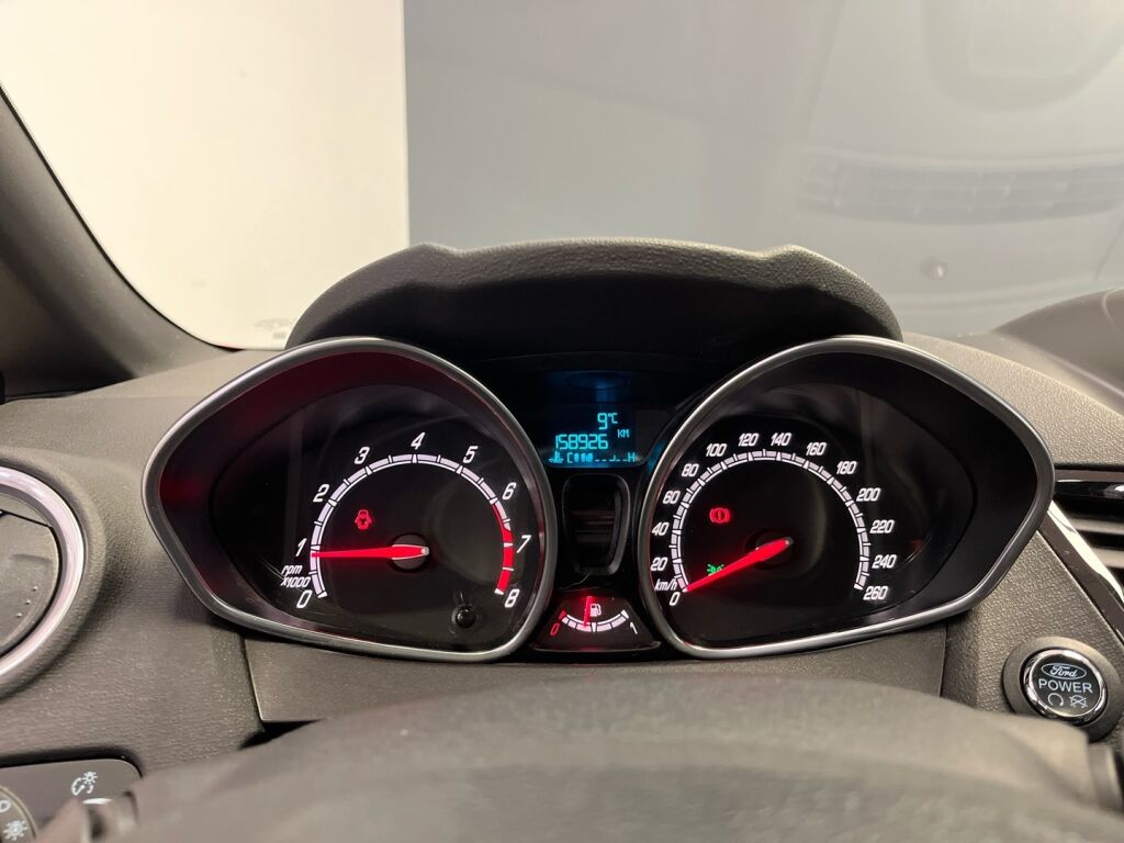 Ford Fiesta 2013 Punainen