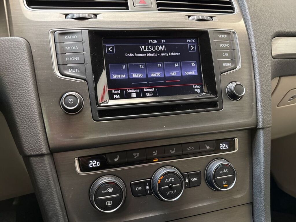 Volkswagen Golf 2014 Musta