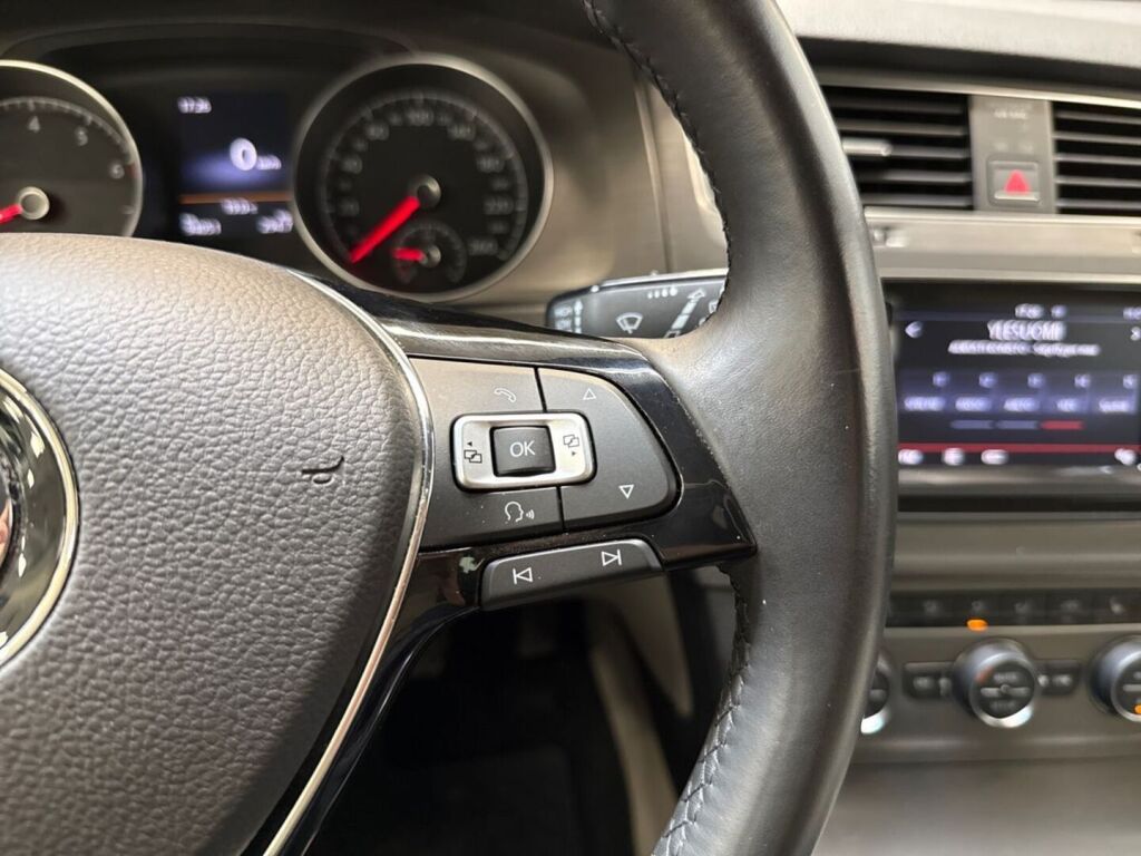 Volkswagen Golf 2014 Musta