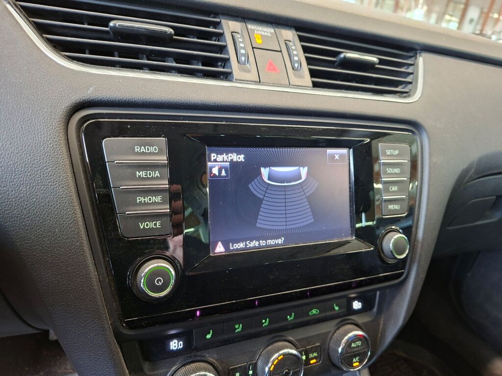 Skoda Octavia 2013 Valkoinen