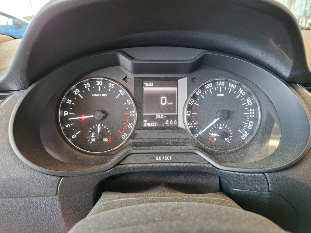 Skoda Octavia 2013 Valkoinen