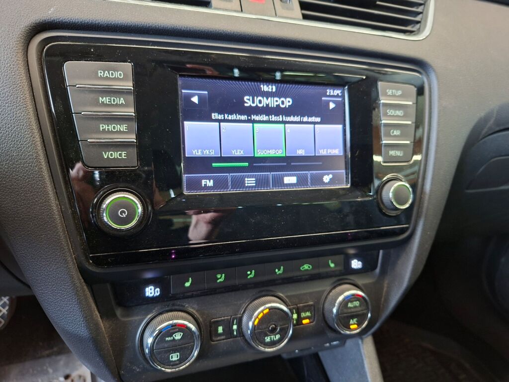 Skoda Octavia 2013 Valkoinen