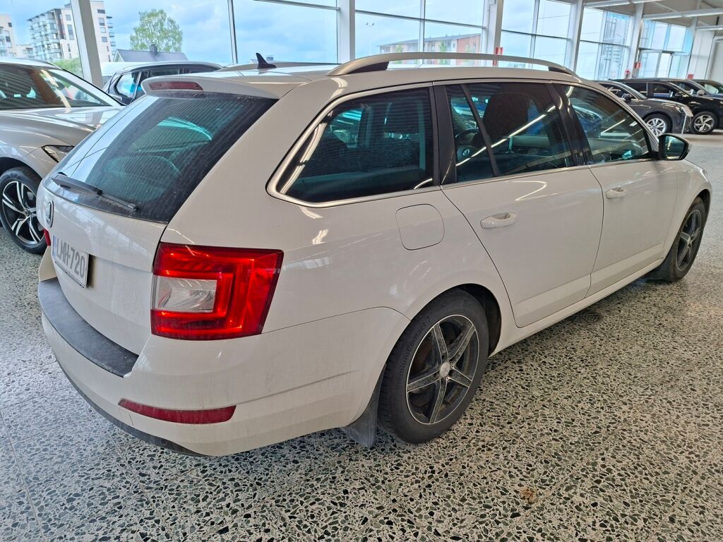 Skoda Octavia 2013 Valkoinen