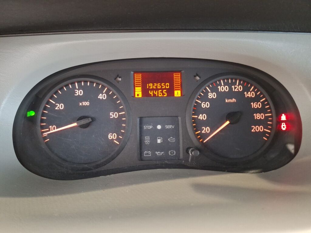 Nissan Primastar 2005 Valkoinen