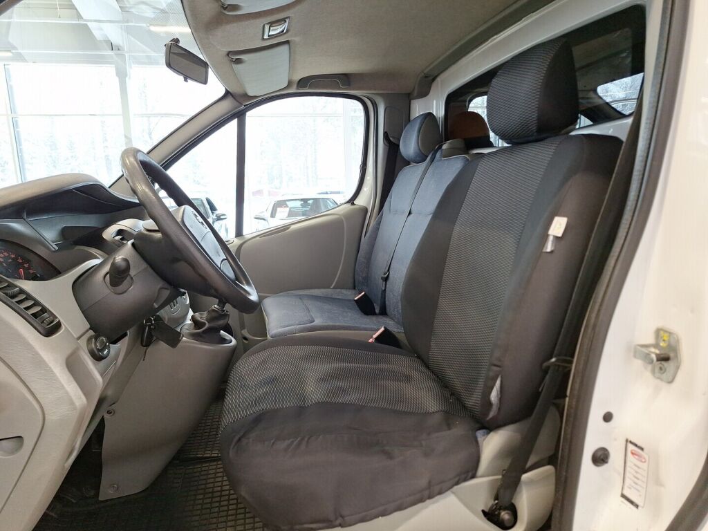 Nissan Primastar 2005 Valkoinen