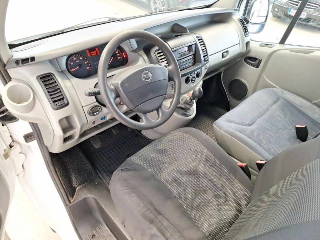 Nissan Primastar 2005 Valkoinen