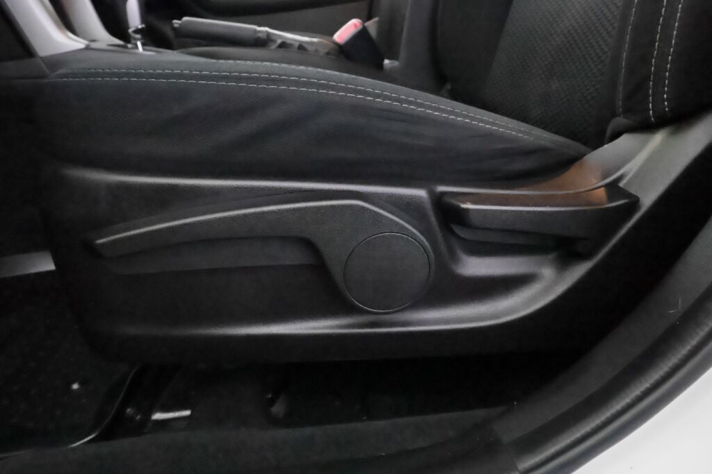 Subaru Forester 2013 Valkoinen