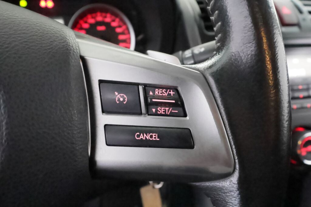 Subaru Forester 2013 Valkoinen