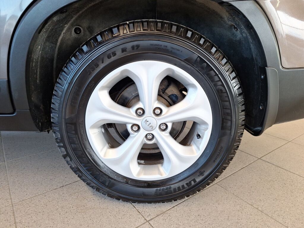 Kia Sorento 2014 Ruskea (beige)