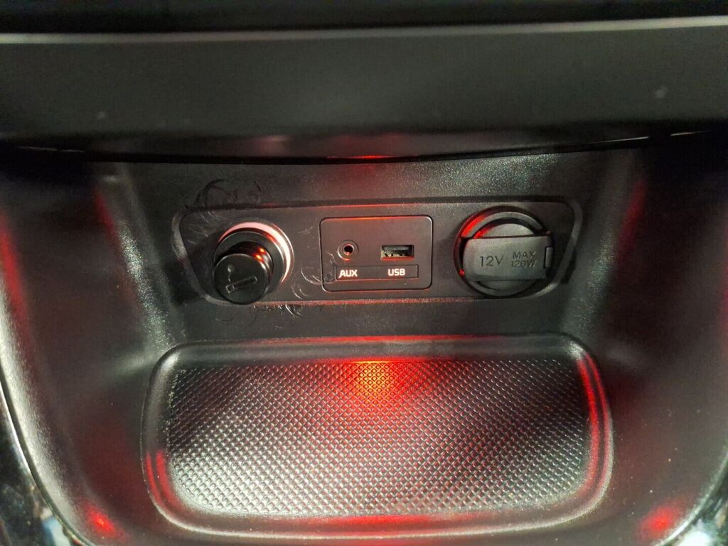 Kia Sorento 2014 Ruskea (beige)