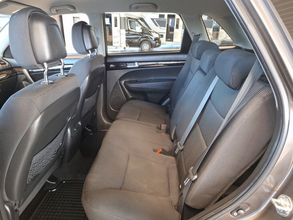 Kia Sorento 2014 Ruskea (beige)