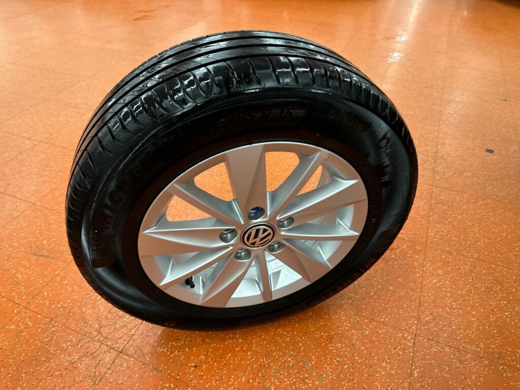 Volkswagen Golf 2013 Musta