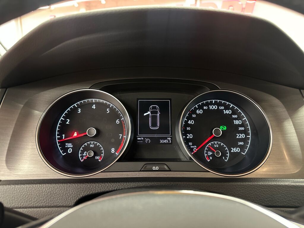 Volkswagen Golf 2013 Musta