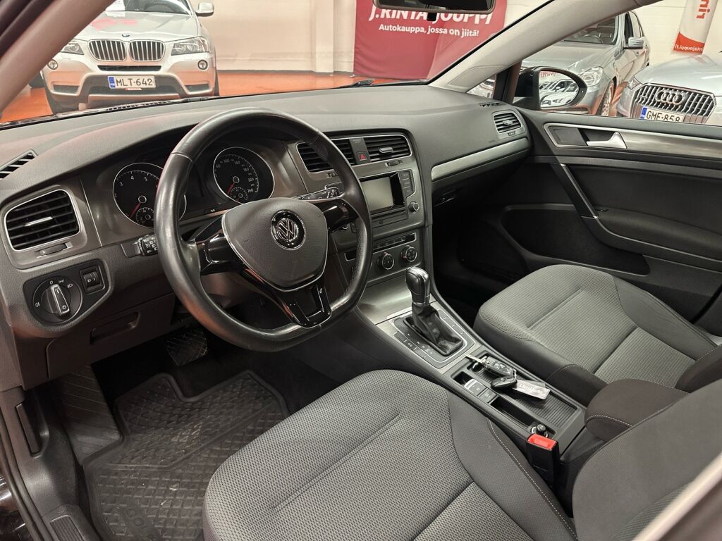 Volkswagen Golf 2013 Musta