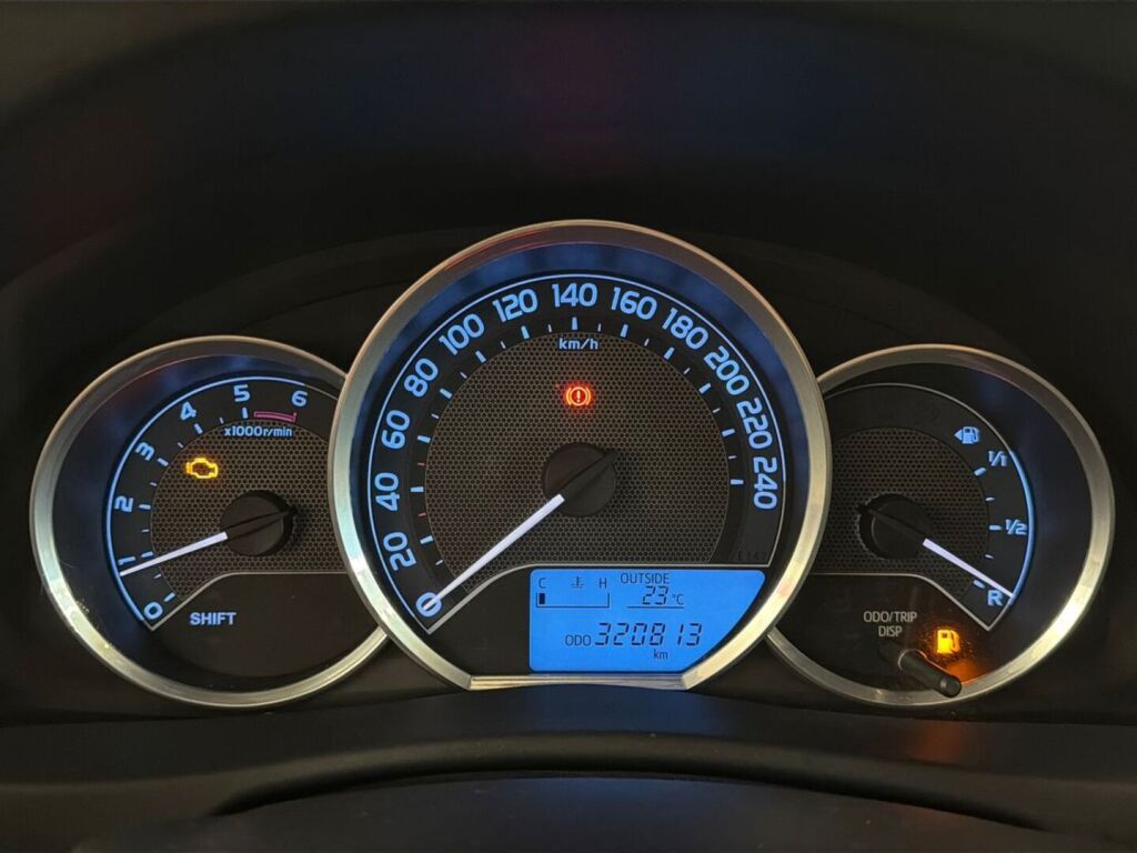Toyota Auris 2014 Sininen