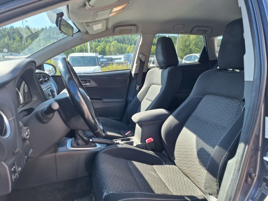 Toyota Auris 2014 Sininen