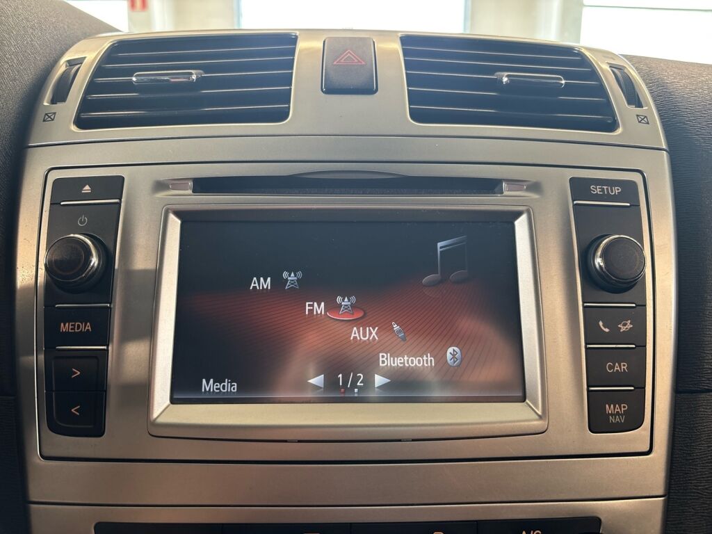Toyota Avensis 2014 Harmaa