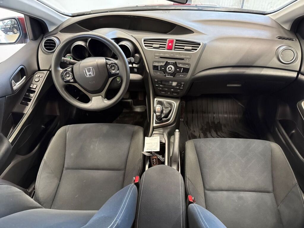 Honda Civic 2014 Punainen
