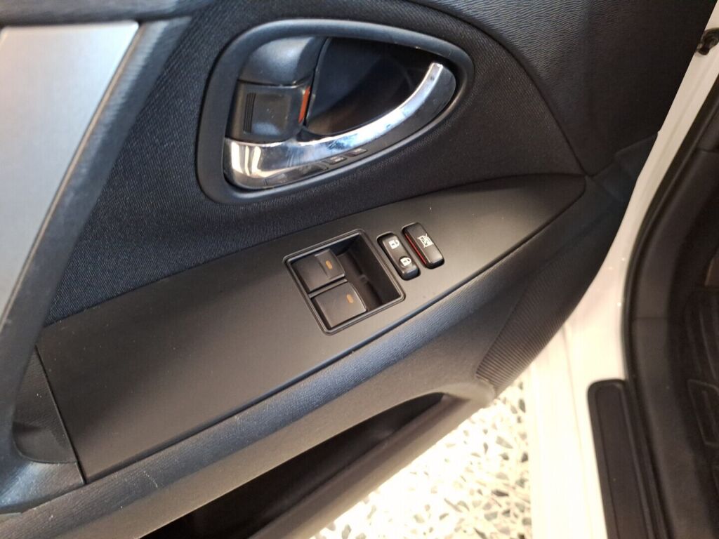 Toyota Avensis 2014 Valkoinen