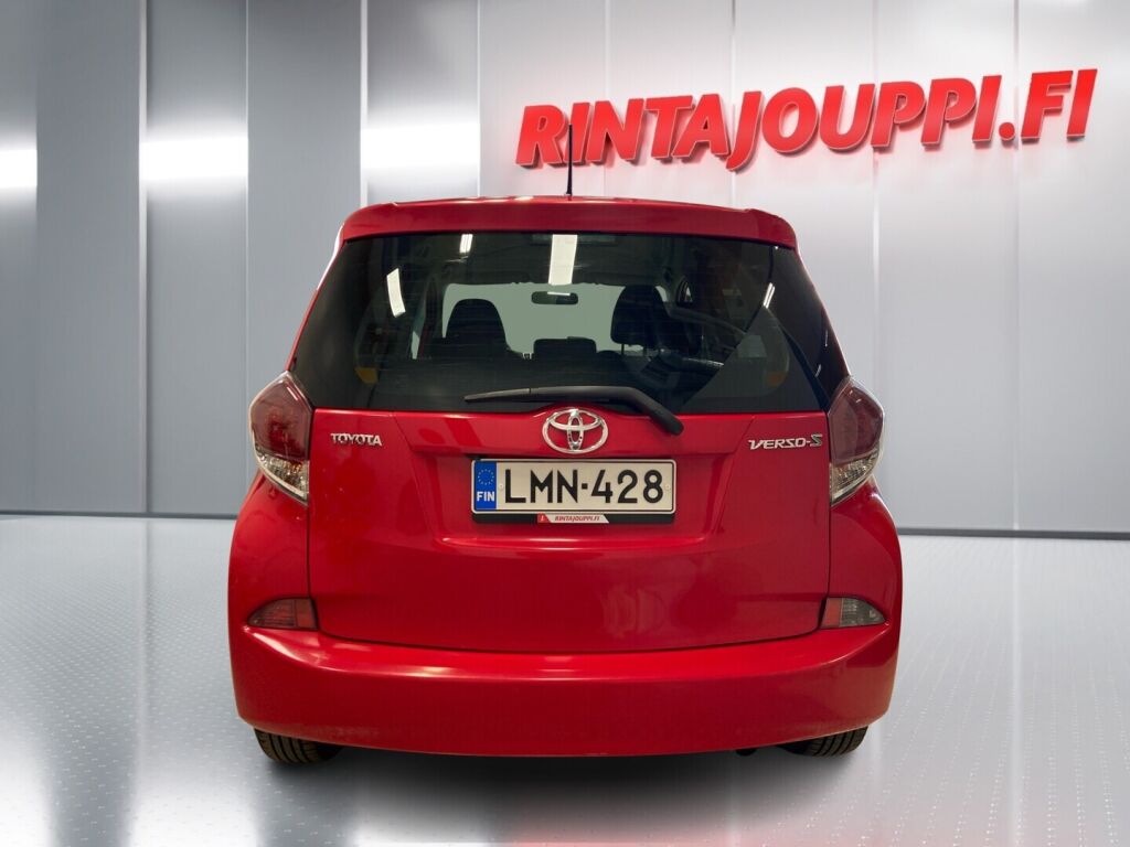 Toyota Verso-S 2015 Punainen
