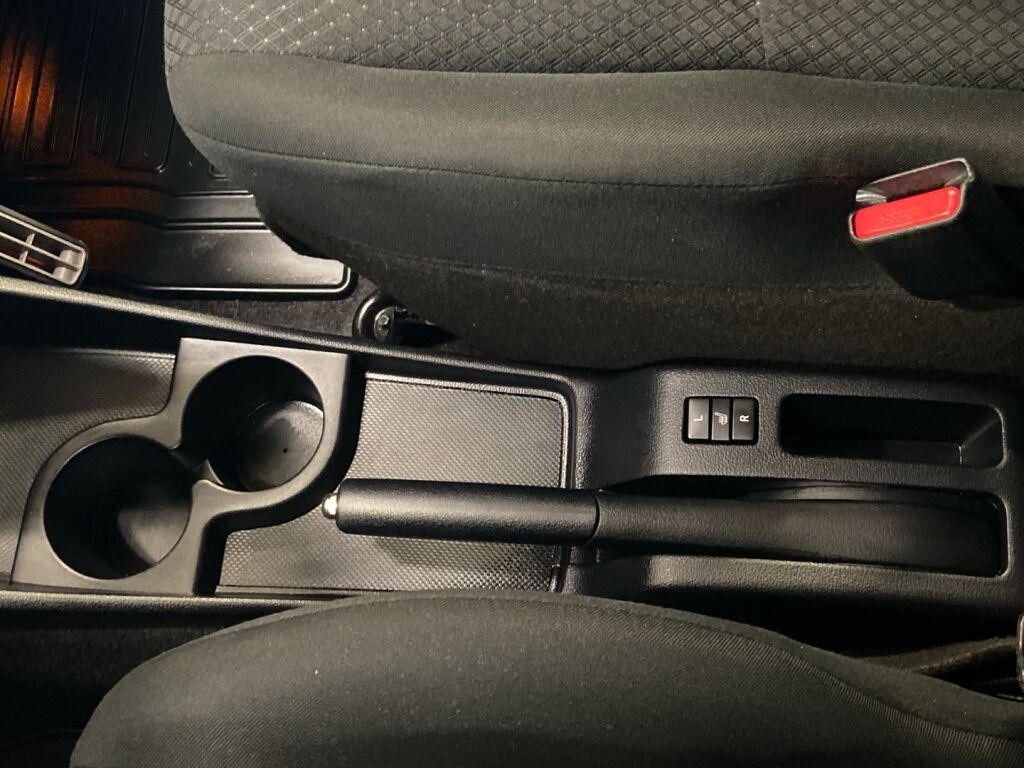 Toyota Verso-S 2015 Punainen