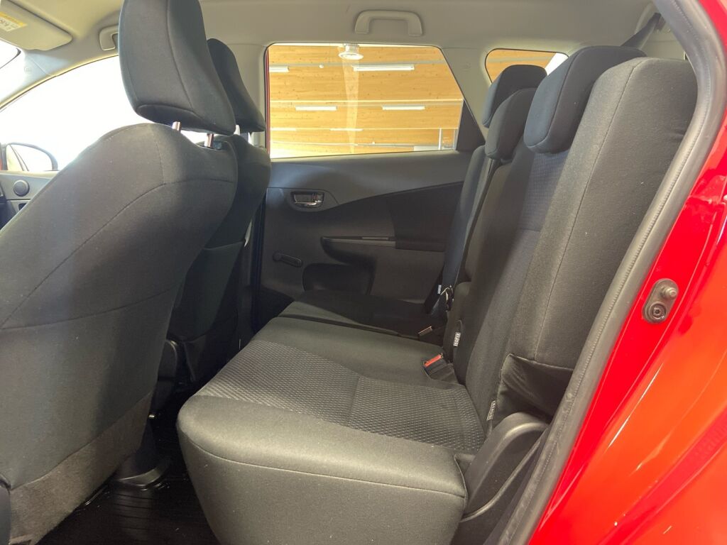 Toyota Verso-S 2015 Punainen