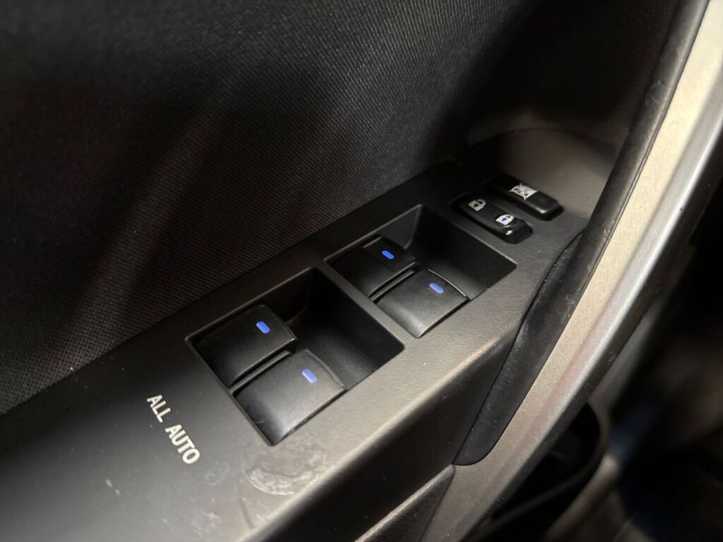 Toyota Auris 2014 Sininen